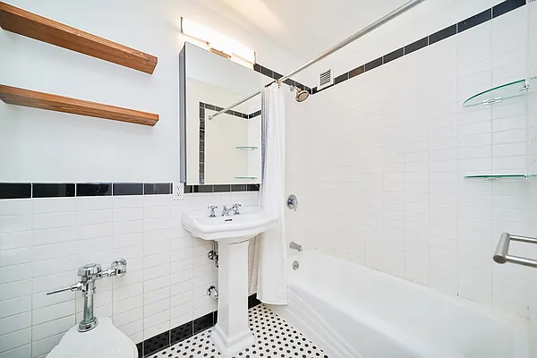 Rented by Living New York | media 5