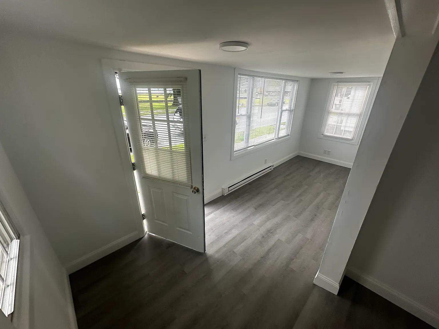 2 bed, 800 sqft, $1,500 — Photo 3