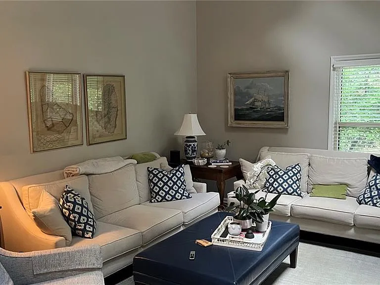 2452 N Forest Dr — Photo 10