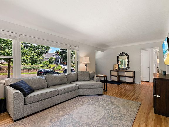 5th image of 1504 Eleanor Ave