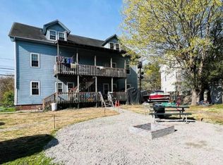 639 Riverside Dr #2R, North Grosvenordale, CT 06255