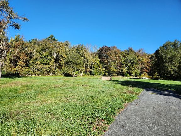3rd image of 249 Slades Corner Rd