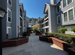 424 Granville Ct, Sandy Springs, GA 30328