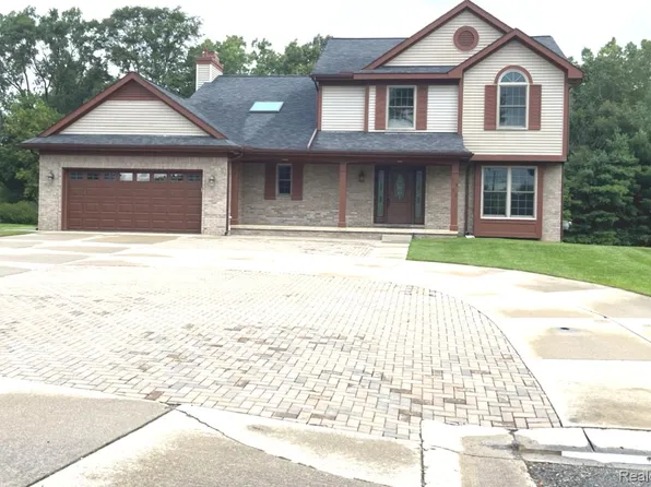 7980 Billingham Rd, West Bloomfield, MI 48324