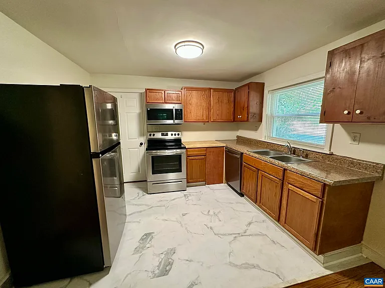 2337 Highland Ave — Photo 7