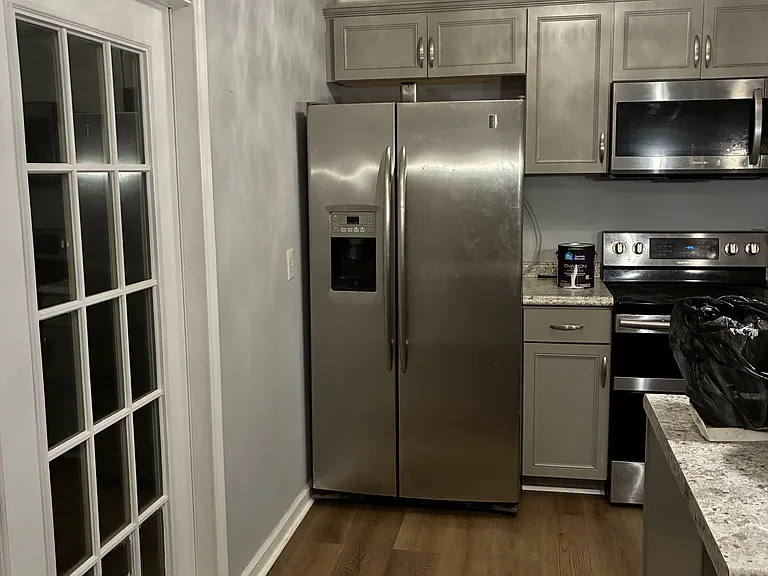 717 Sharon Dr — Photo 3