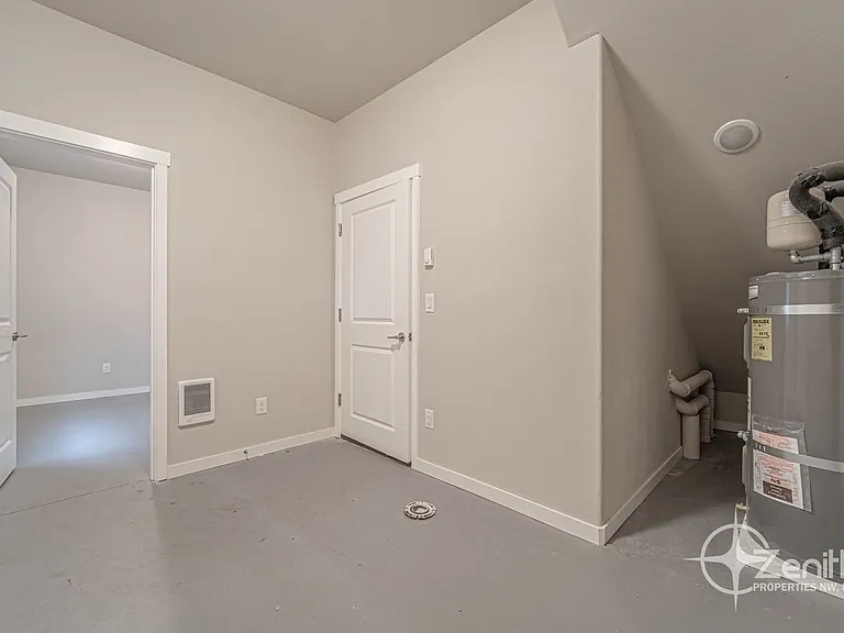 14425 NE 22nd Ave — Photo 25