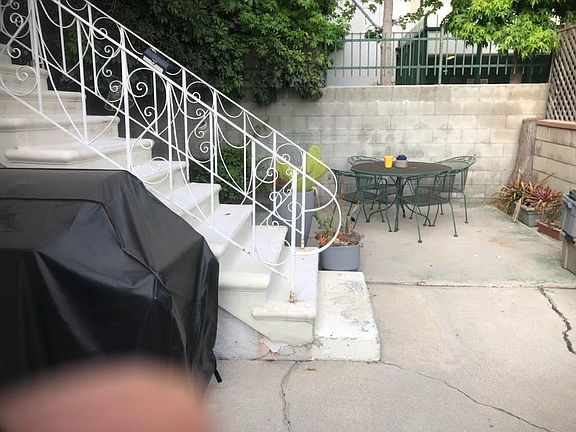 4th image of 3536 Clarington Ave #3536