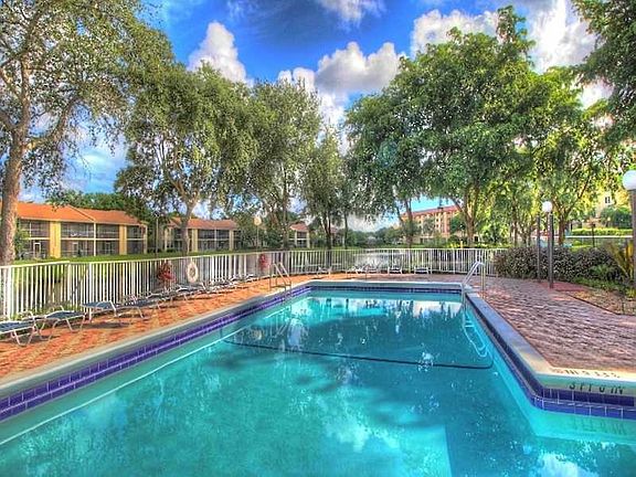 2nd image of 1905 SW 15th St APT 3