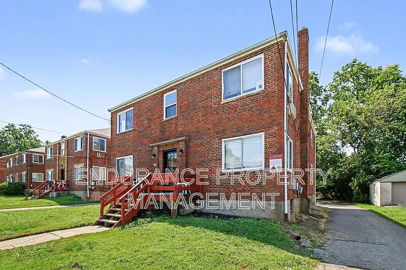 2 bed, 1.0 bath, 800 sqft, $999 — Photo 2