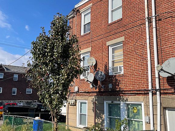 3rd image of 1400 Greeby St