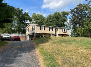 413 S View Dr, Lititz, PA 17543