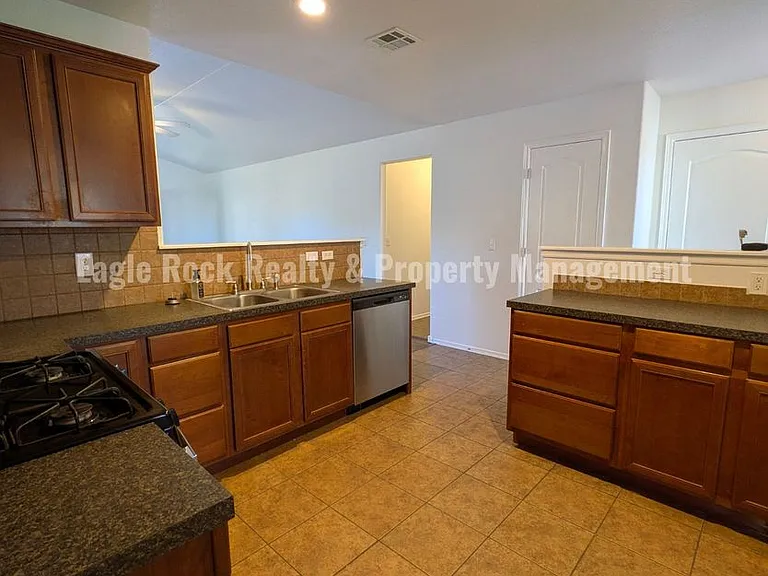 16021 S 83rd East Ave — Photo 8