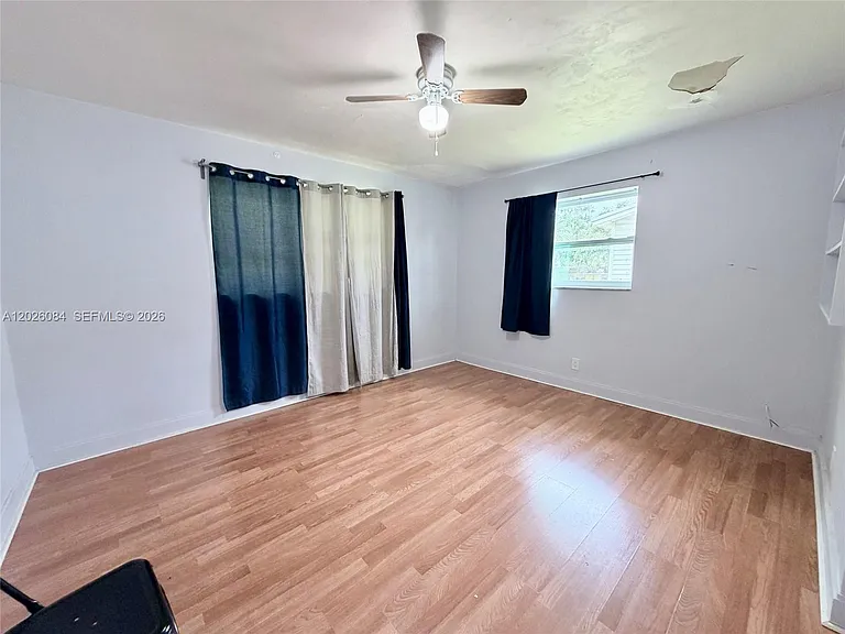 5180 SW 27th Ter — Photo 6