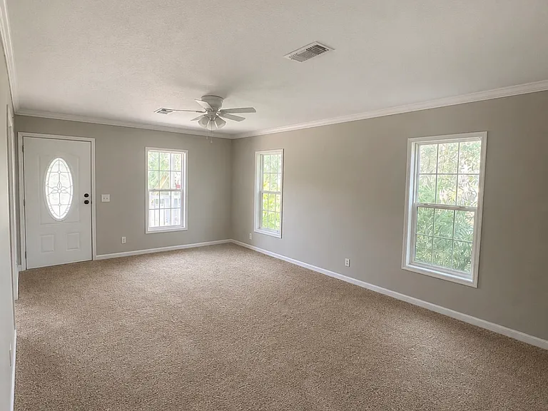 230 Capitol St — Photo 6
