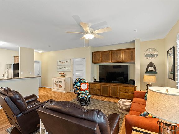 5th image of 28 Sandollar St Unit D2