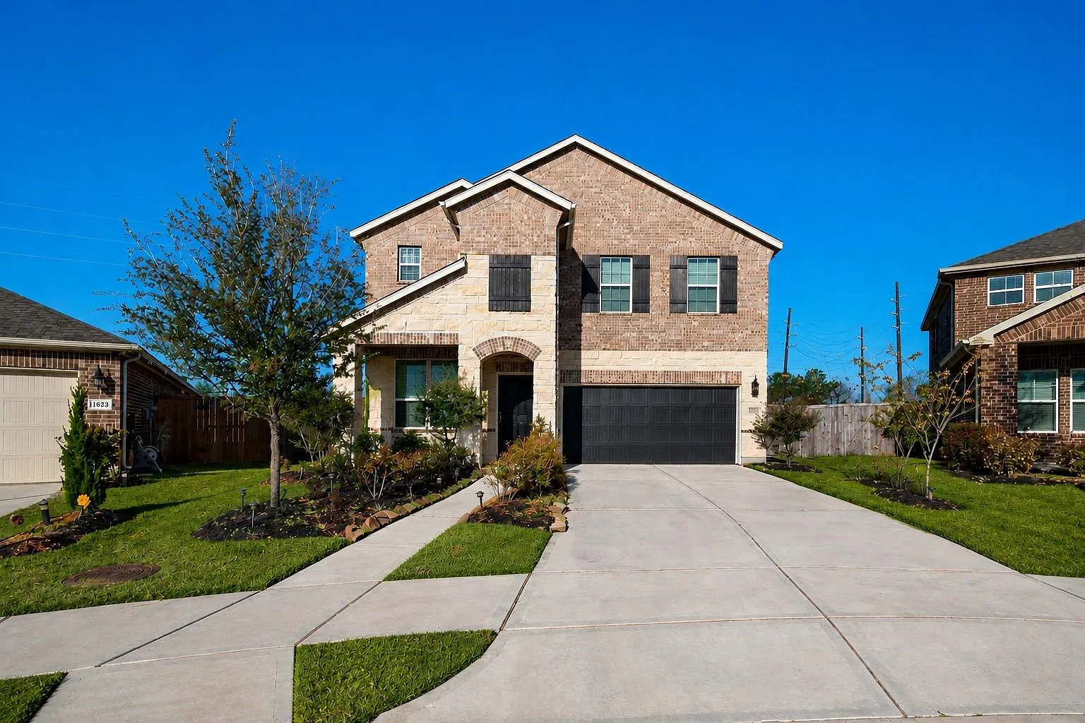 4 bed, 3.5 bath, 2597 sqft, $2,699 — Photo 2