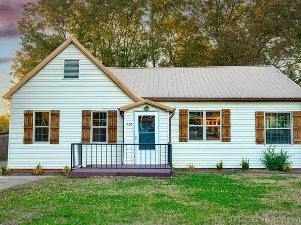 619 N Crownpoint Dr, Ada, OK 74820