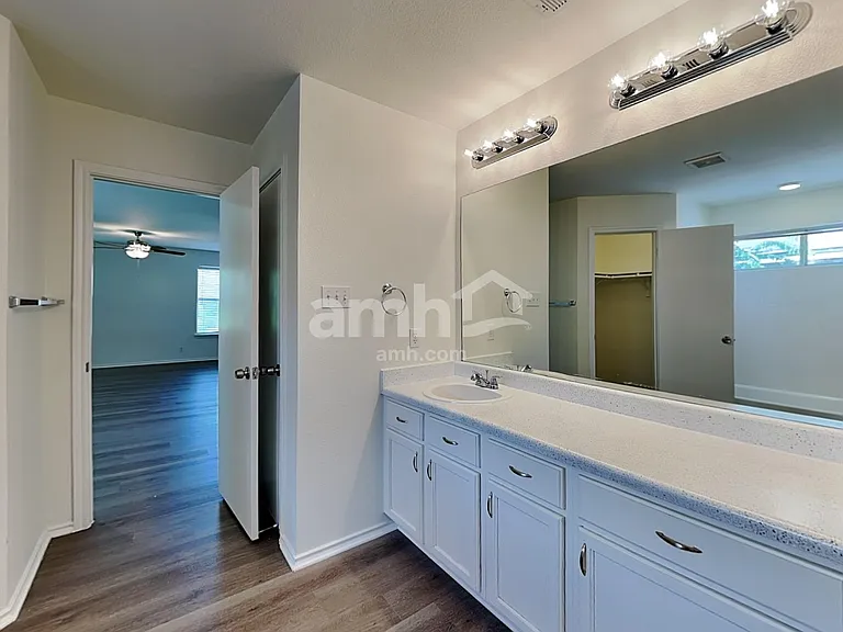 2207 Southeastern Trl — Photo 17