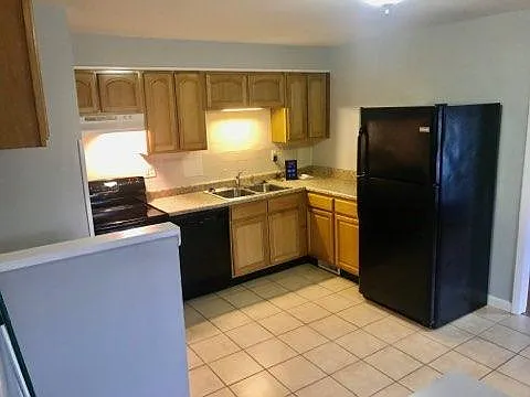 2252 Deerwood Rd — Photo 4