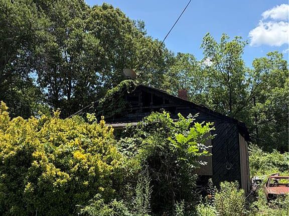 5th image of 230 Greene St SE