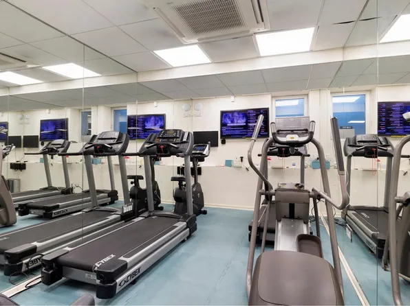 521 Park Avenue image 9 of 10