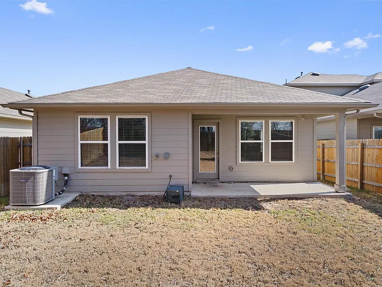 352 Sickle Loop — Photo 32