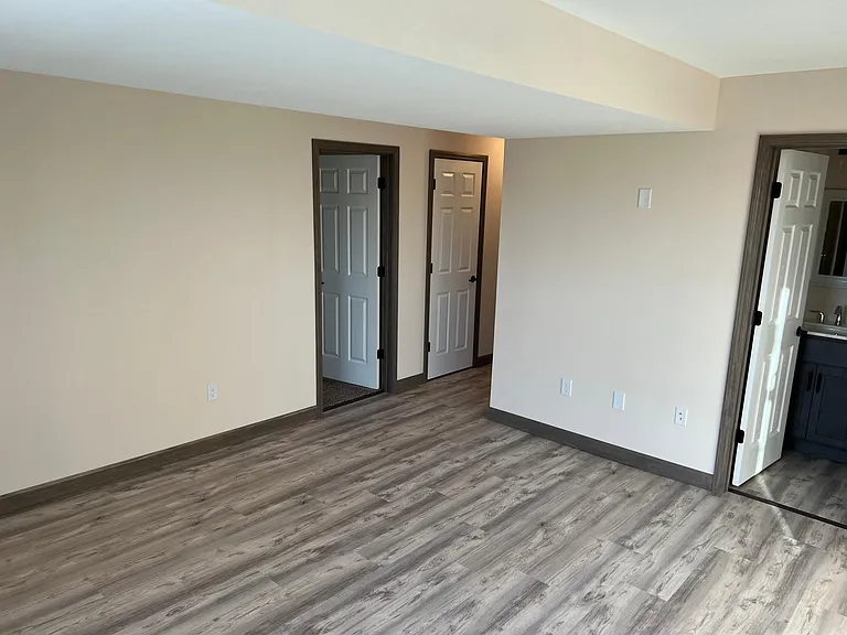 406 E Main St — Photo 23