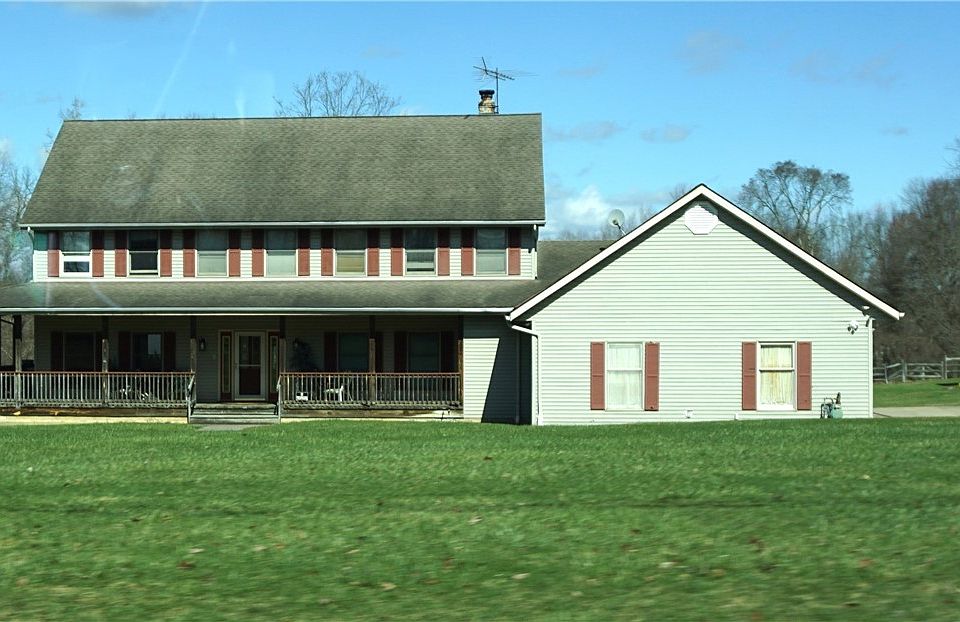 1st image of 39335 Bainbridge Rd
