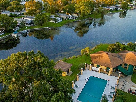 3rd image of 785 Royal Palm Dr
