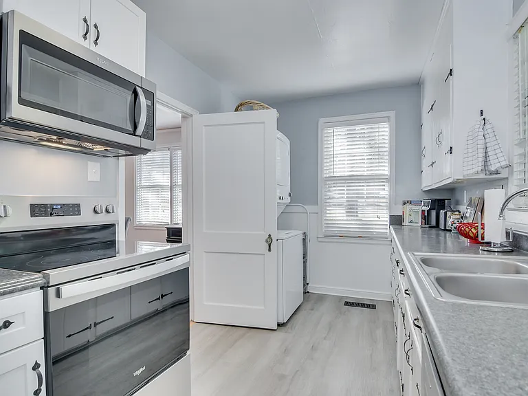 2631 Oakland Ave — Photo 19