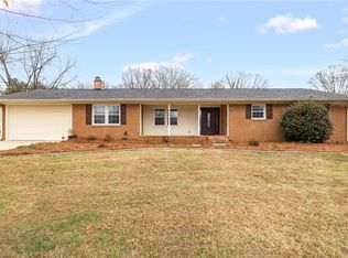 289 Mendenhall Dr, Winston Salem, NC 27127