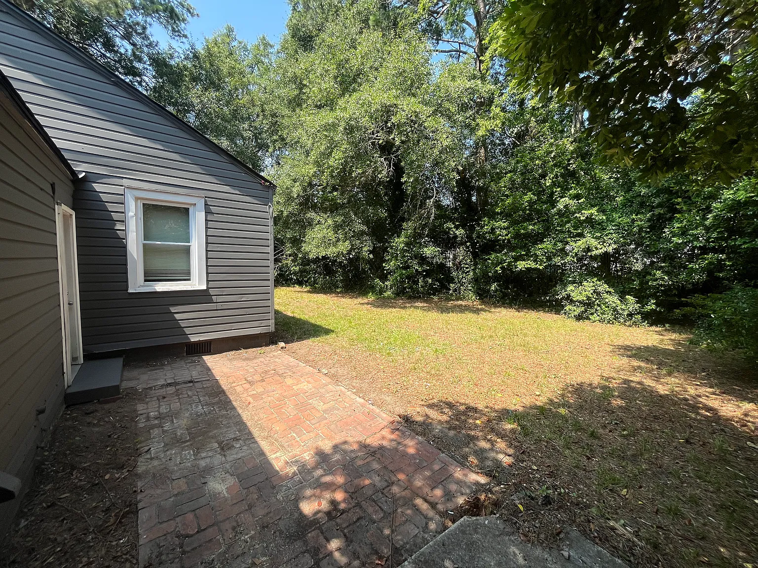 5 bed, 1556 sqft, $1,650 — Photo 2