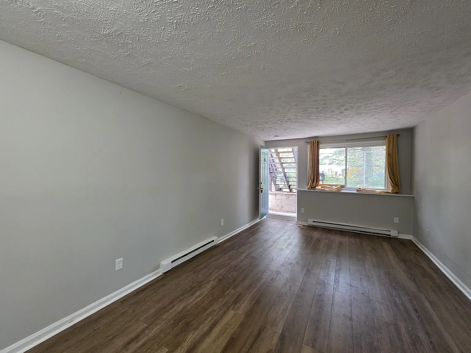 1 bed, $1,300 — Photo 3