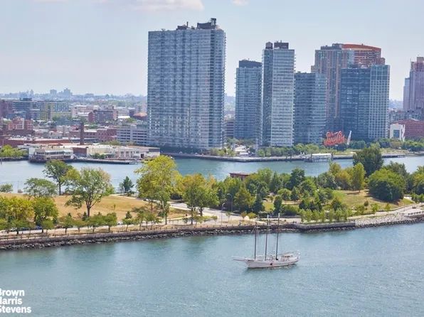 433 East 51st Street image 15 of 17