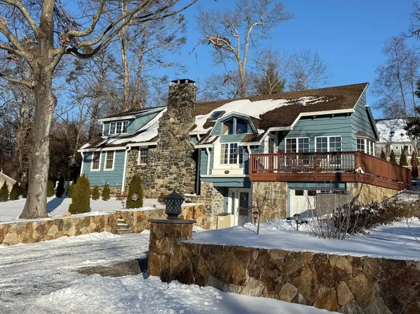 33 Ridge Road, New Fairfield, CT 06812