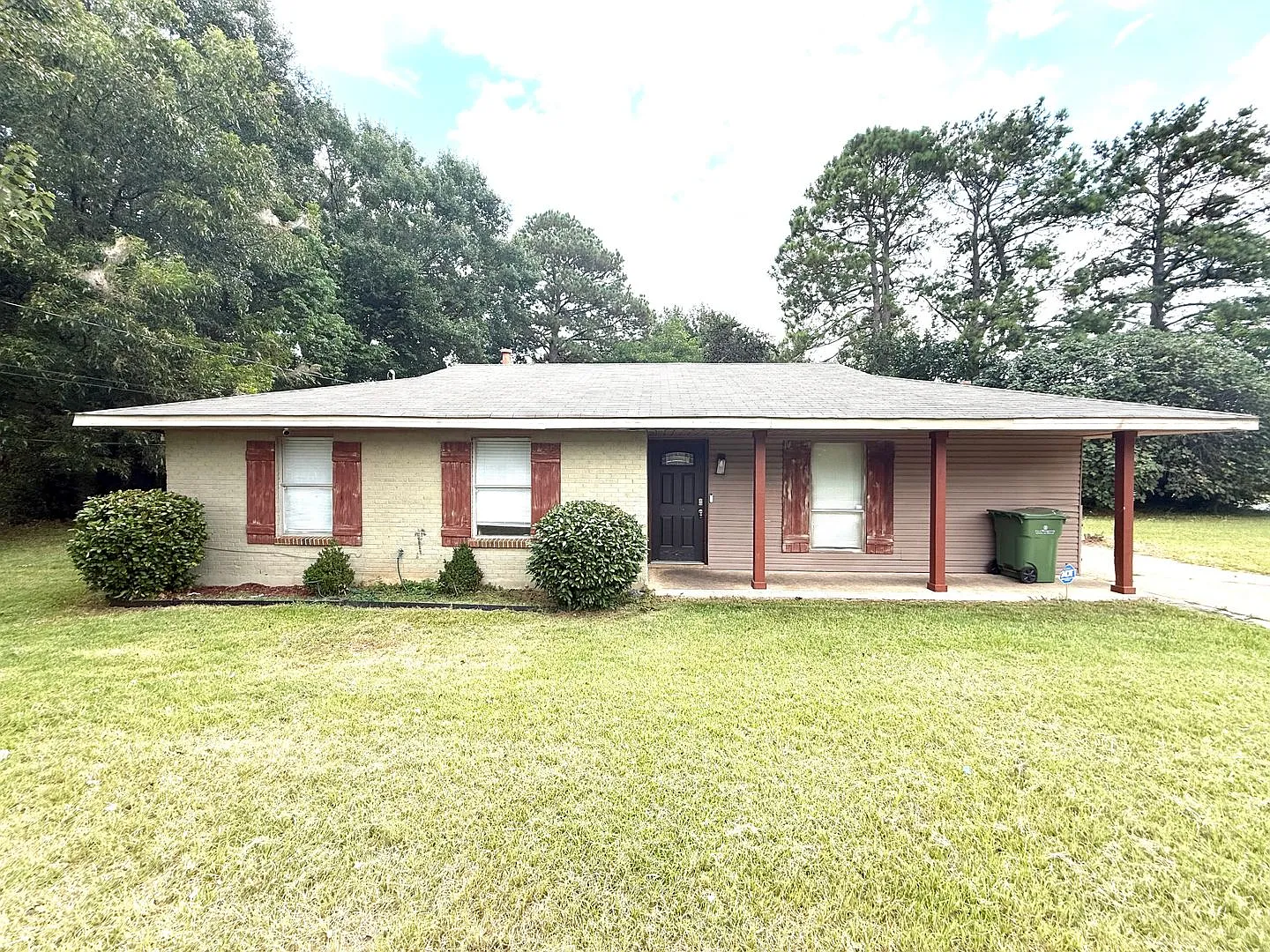 4 bed, 2.0 bath, 1742 sqft, $1,395 — Photo 1