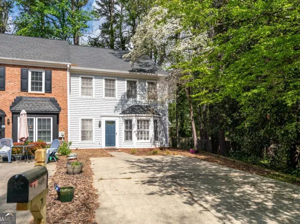 599 Saint James Walk SE, Marietta, GA 30067