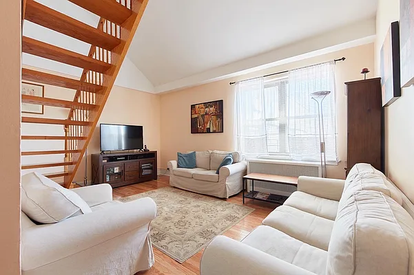 Sold by Homesmart Premier Living Realty | media 21