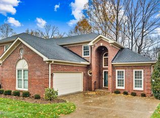 10407 Forest Garden Ln, Louisville, KY 40223