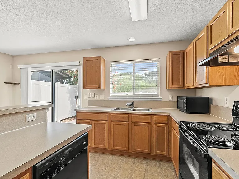 Gargonza Ct — Photo 9