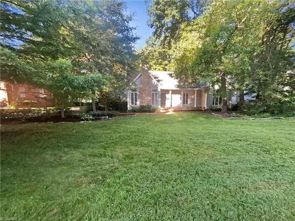 5323 Highstream Ct, Greensboro, NC 27407