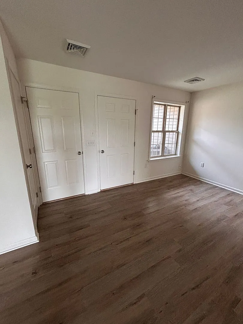 3 Bed 3 Bath Townhouse in Marietta — Photo 2