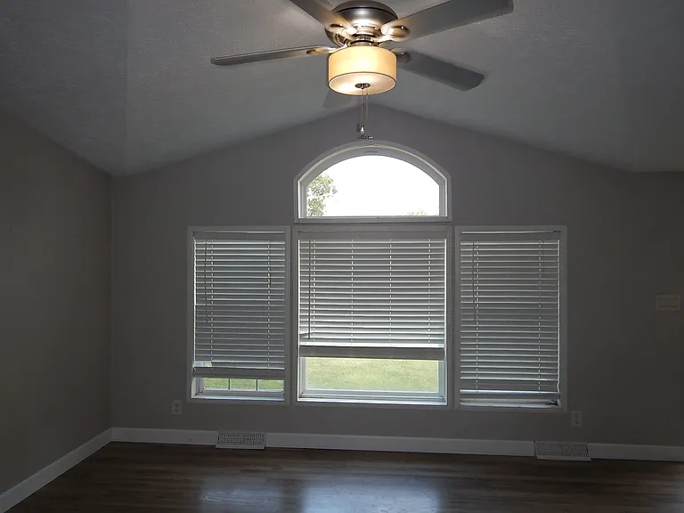 1328 Bridle Dr — Photo 5