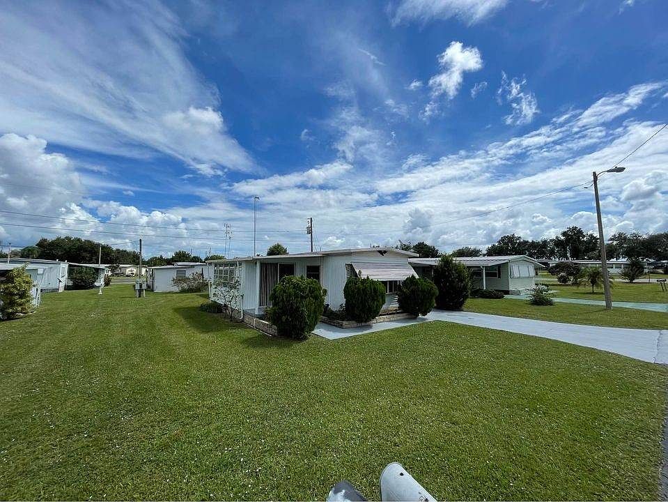 1st image of 9 Joanna Dr