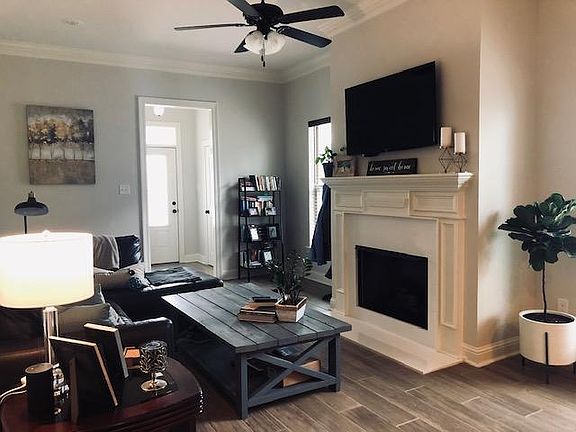 3rd image of 264 Lake Pride Dr