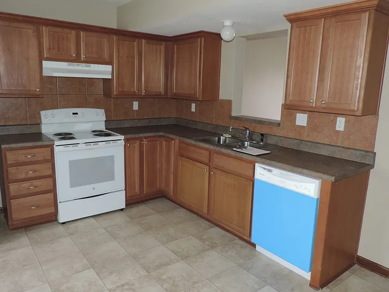 1009 Higgins St — Photo 3