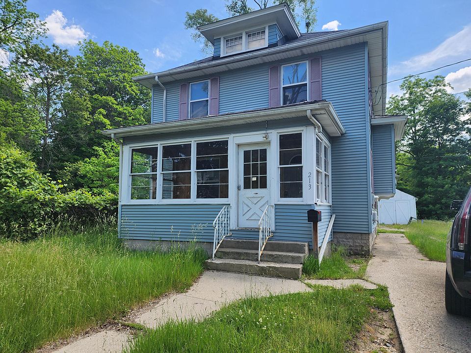 1st image of 213 E High St