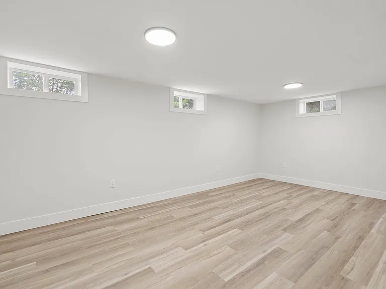 2511 Baywood St — Photo 14