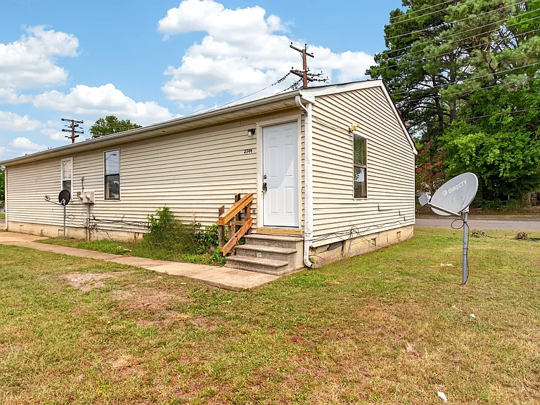 2344 Grandy Ave #B — Photo 16